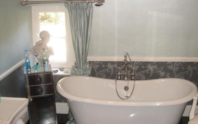 Littlebank Guest House