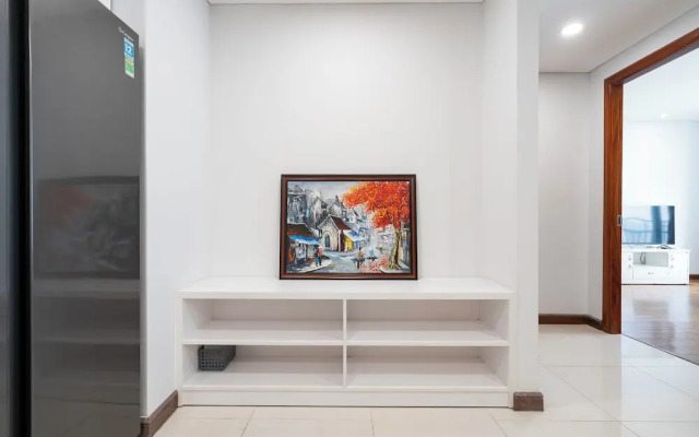 Night Life Lancaster 1br GymBarJapTown