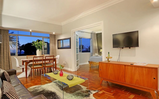 Afribode Acc Adenium Beachfront Apartment