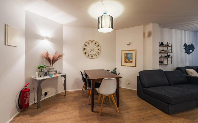 H100 Lovely 1-bedroom apartment on the main street