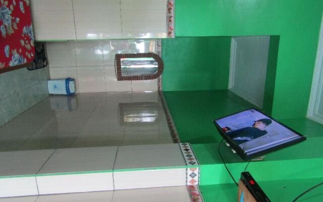 Losmen Kinasih Puncak & Gazebo Pandang by ZUZU