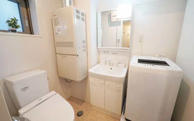 Laffitte Hirai Condominium Hotel