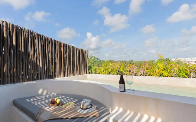 BV 230 Modern 2 BD Condo & private rooftop Jacuzzi