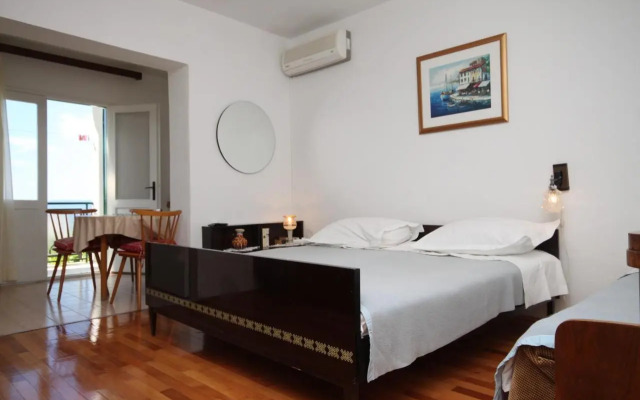 Apartments and rooms with parking space Tucepi, Makarska - 6901