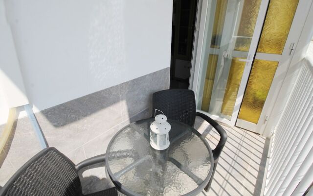 1020 Apartment Edf. Paco