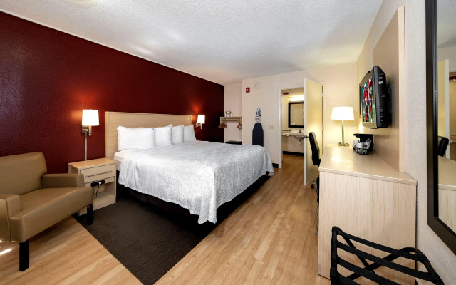 Red Roof Inn PLUS+ & Suites Naples Downtown-5th Ave S
