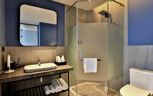 Hangzhou Vline Hotel