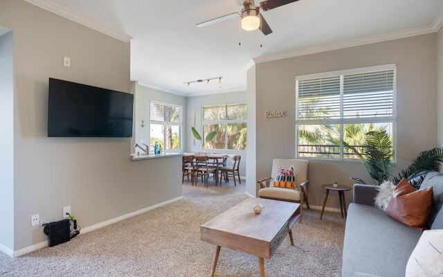 The Luxe Suites of Oceanside with Pool & Gym