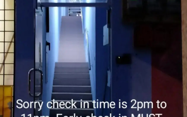 Moon Eleven Hostel Airport Transit - KLIA