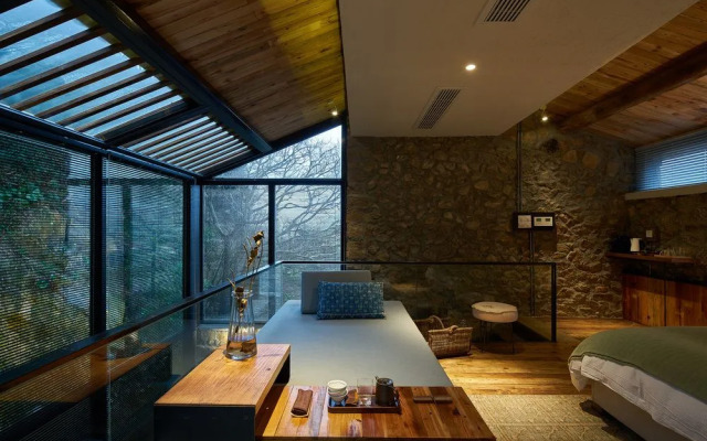 Huagang Village Flower Garden Hotel