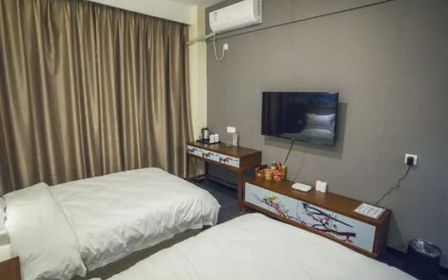 Yijiangnan Huaerni Hotel