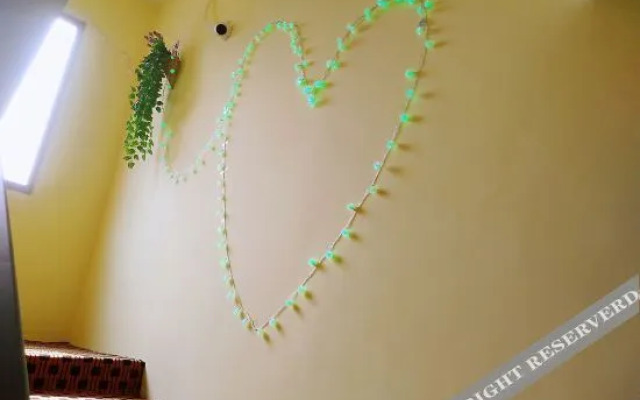 We+ Boutique Theme Hotel (Lingchuan University of Electronic Science and Technology Huajiang Campus)