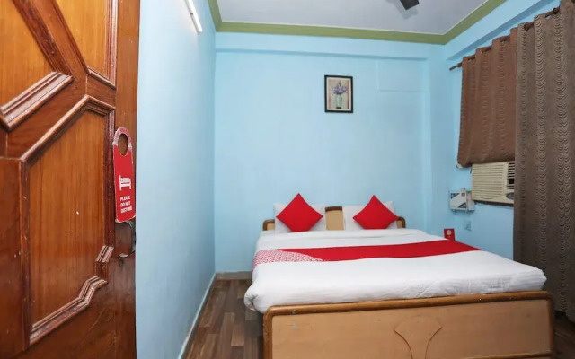 OYO 19184 Hotel Dolphin
