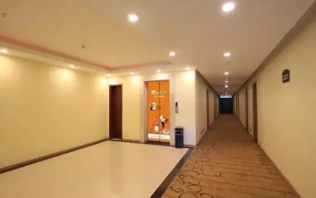 365 Theme Hotel