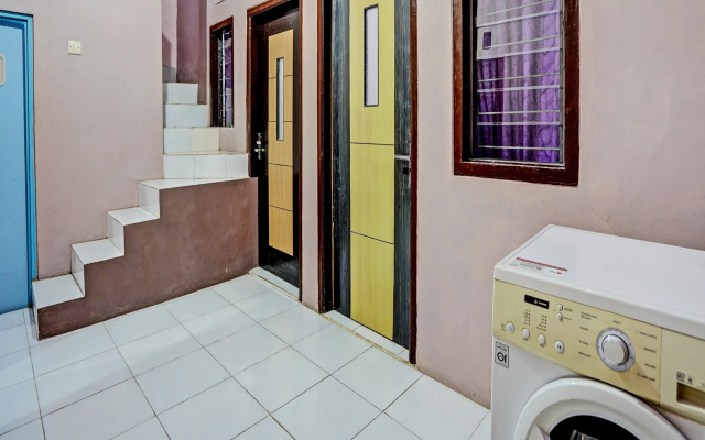 Hotel O Sobat Ijen HomestayNearSungai Prengsengan