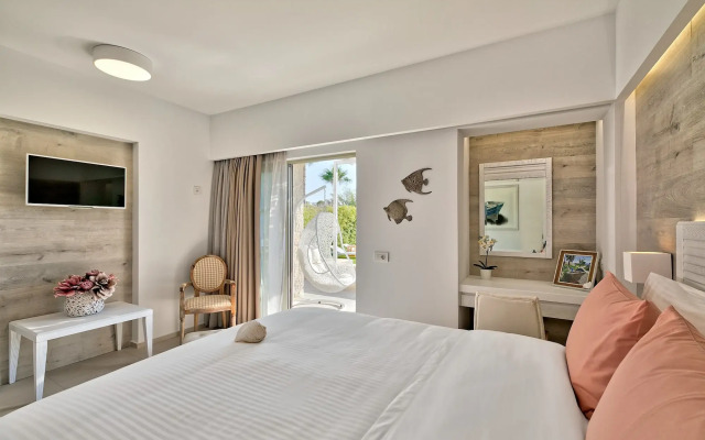 White Pearls Luxury Suites - Adults Only