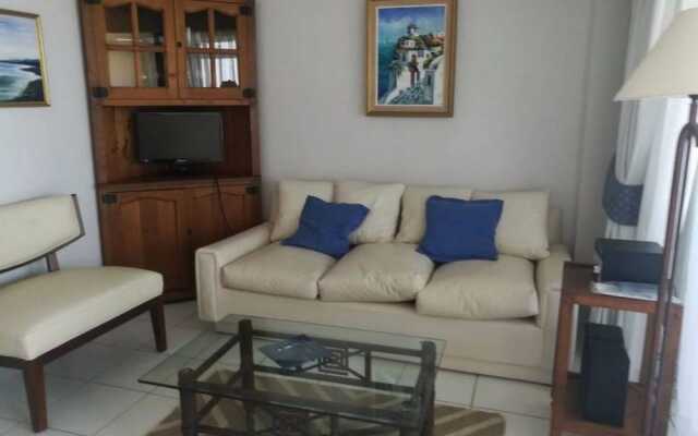 Departamento frente al mar en primer piso. Puerto velero