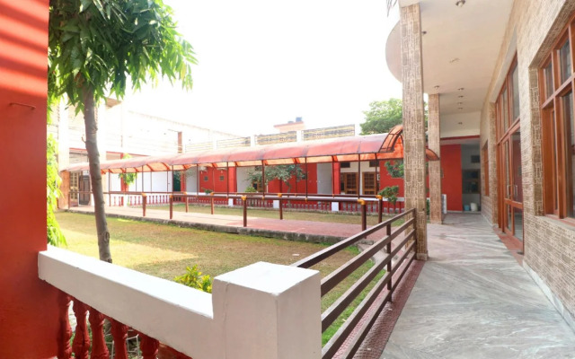 OYO 23066 Shiv Guest House