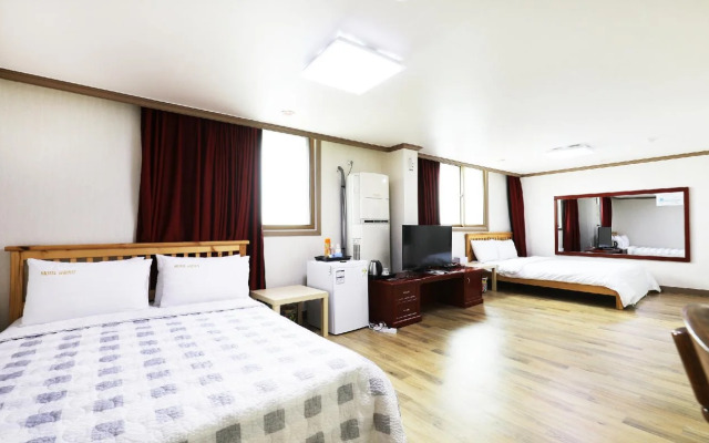 Geumgang Beach Motel