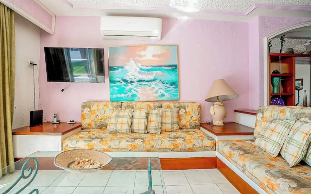 Playa Azul Apt with Sea views & Pool