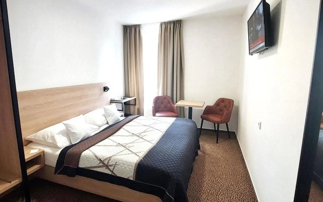 Hotel Avion