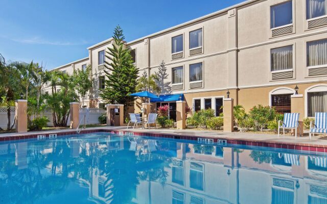 Best Western Plus Bradenton Hotel & Suites