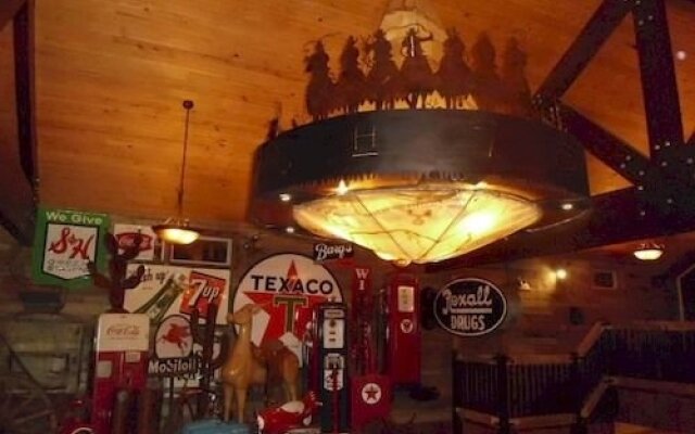 Antler Oaks Lodge and RV Resort