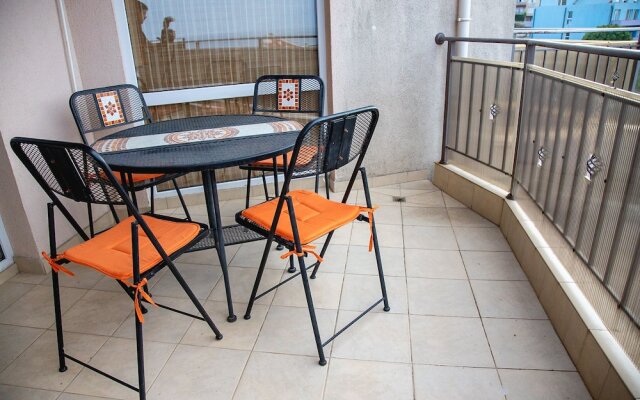 FM Premium 1-BDR Apartment with Pool & Parking - Summertime