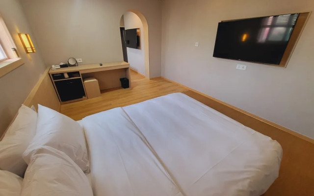 Hotel raza b