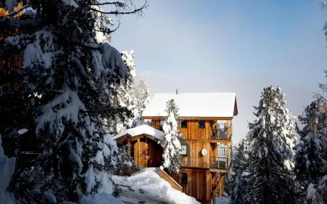 Quiet Chalet in Turracherhöhe with Sauna & Indoor Hot Tub