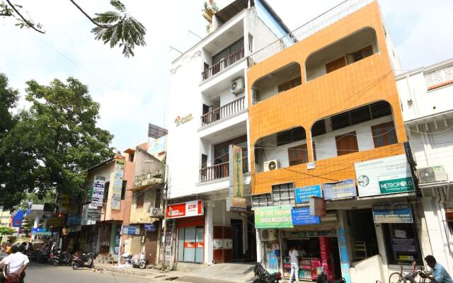 OYO 10675 Prakasam Residency