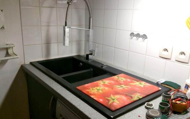 Apartment With 2 Bedrooms in Villeneuve-lès-avignon, With Pool Access,