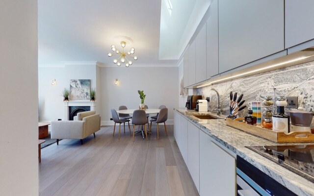 Amazing Newly Refurbished Mews House