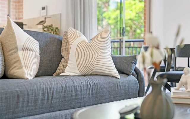 Kozyguru | Camperdown | Cozy 2-Bed Apt + Parking