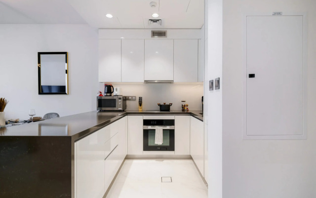 Manzil - 1BR District One Waterfront Living