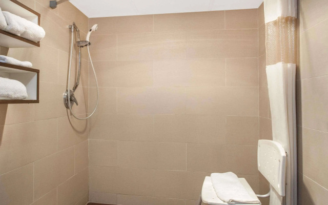 Howard Johnson Inn Suffern