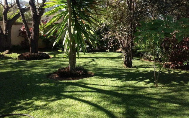 Lynn's Guest House