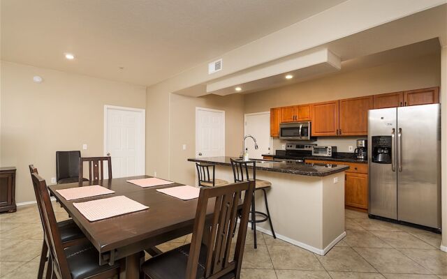 Wonderland 2 BR by Casago