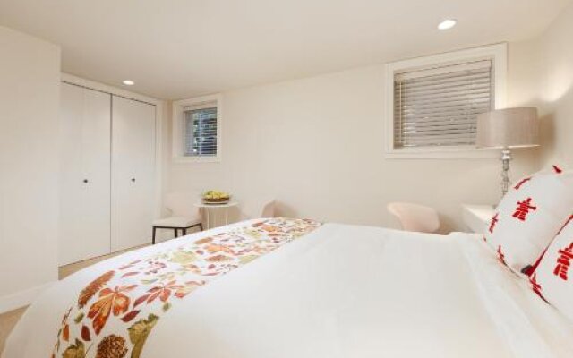 Cozy 3 Bedroom Suite near Queen Elizabeth Park