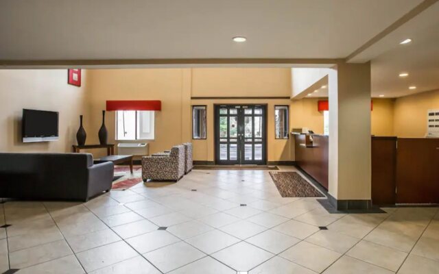 Econo Lodge Inn & Suites Monroe