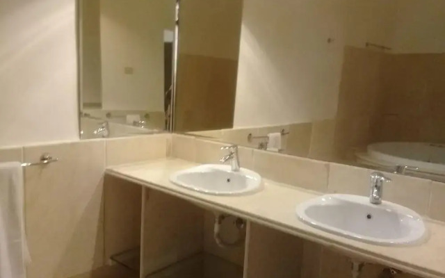 Carlton Luxury Resort