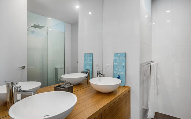 Pole House Beach Retreat Ocean Views