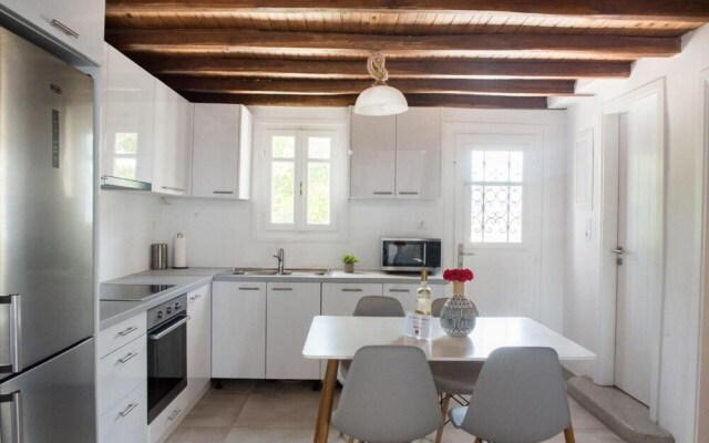 Glamorous 2BR Villa in Ornos w Sea View