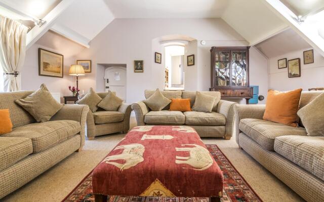 Castle House - 5 Bedroom - Manorbier