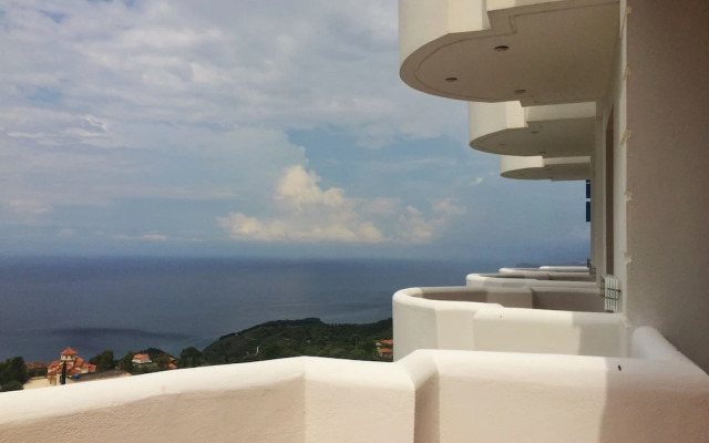 Paradise Lukova Hotel