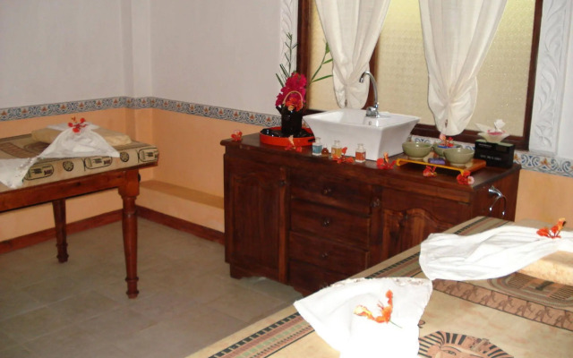Kinasi Lodge