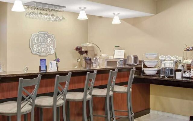 Cobblestone Hotel & Suites - Waynesboro