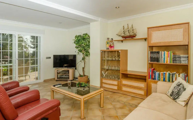 Sun-kissed Villa in Albir With Swimming Pool