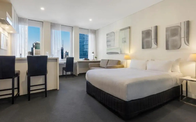Oaks Melbourne On Collins Suites