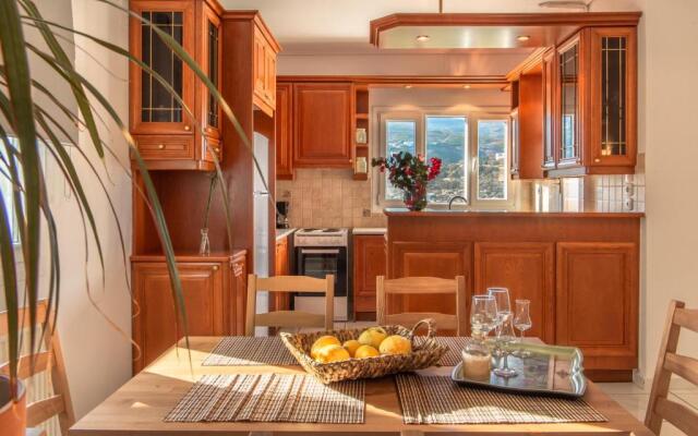 Eleni's Seaview House